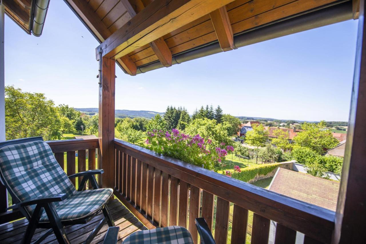 Pension Ferienwohnungen Frey Tännesberg エクステリア 写真